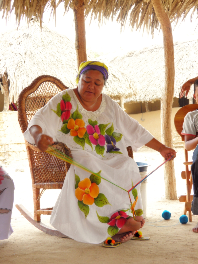 mochila-wayuu-guajira-artesanias-colombia-2014-i2